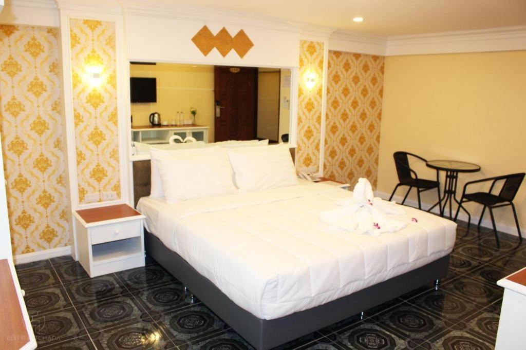Rest@Ratchada Hotel Bangkok Ngoại thất bức ảnh