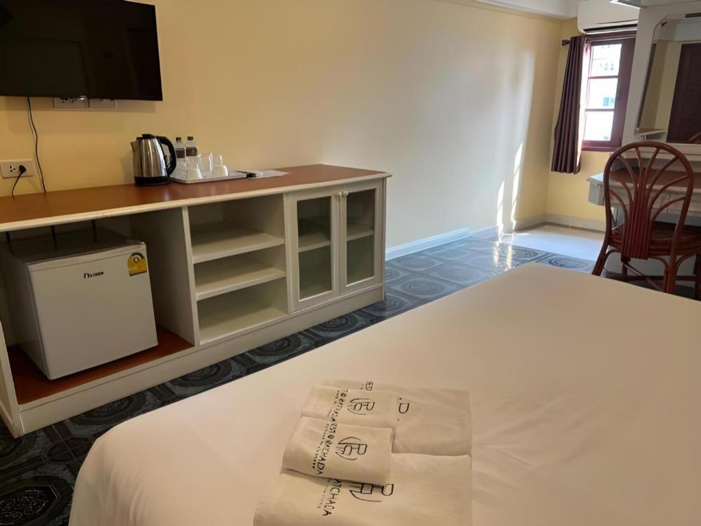 Rest@Ratchada Hotel Bangkok Ngoại thất bức ảnh