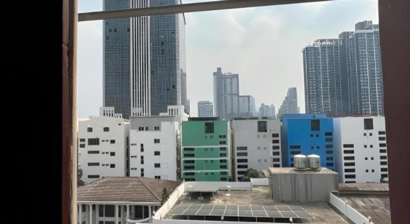 Rest@Ratchada Hotel Bangkok Ngoại thất bức ảnh